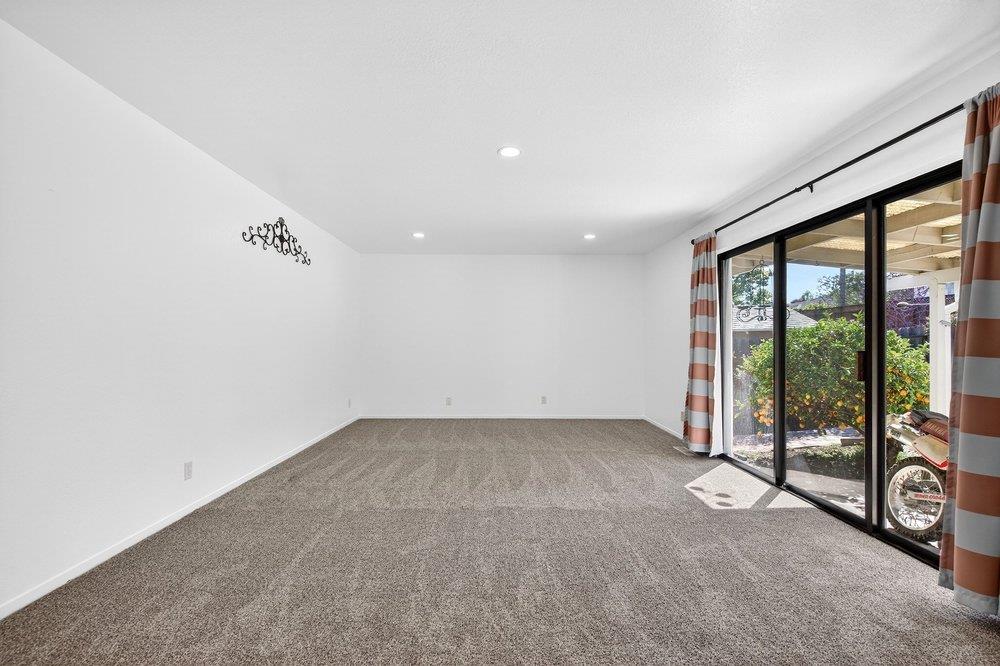 Detail Gallery Image 24 of 75 For 913 Ridgemark Dr, Hollister,  CA 95023 - 3 Beds | 2/1 Baths