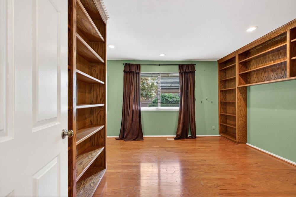 Detail Gallery Image 27 of 75 For 913 Ridgemark Dr, Hollister,  CA 95023 - 3 Beds | 2/1 Baths