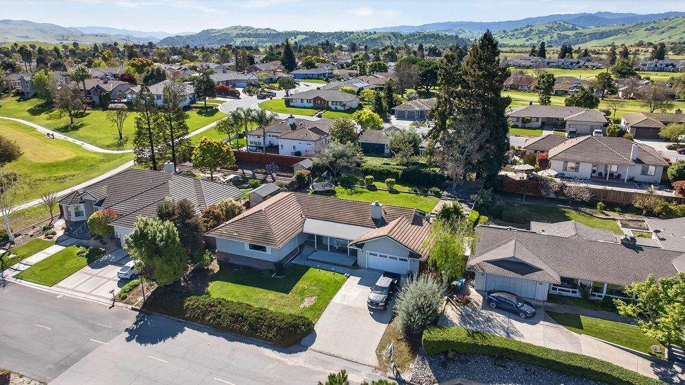 Detail Gallery Image 54 of 75 For 913 Ridgemark Dr, Hollister,  CA 95023 - 3 Beds | 2/1 Baths