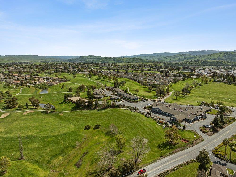 Detail Gallery Image 65 of 75 For 913 Ridgemark Dr, Hollister,  CA 95023 - 3 Beds | 2/1 Baths