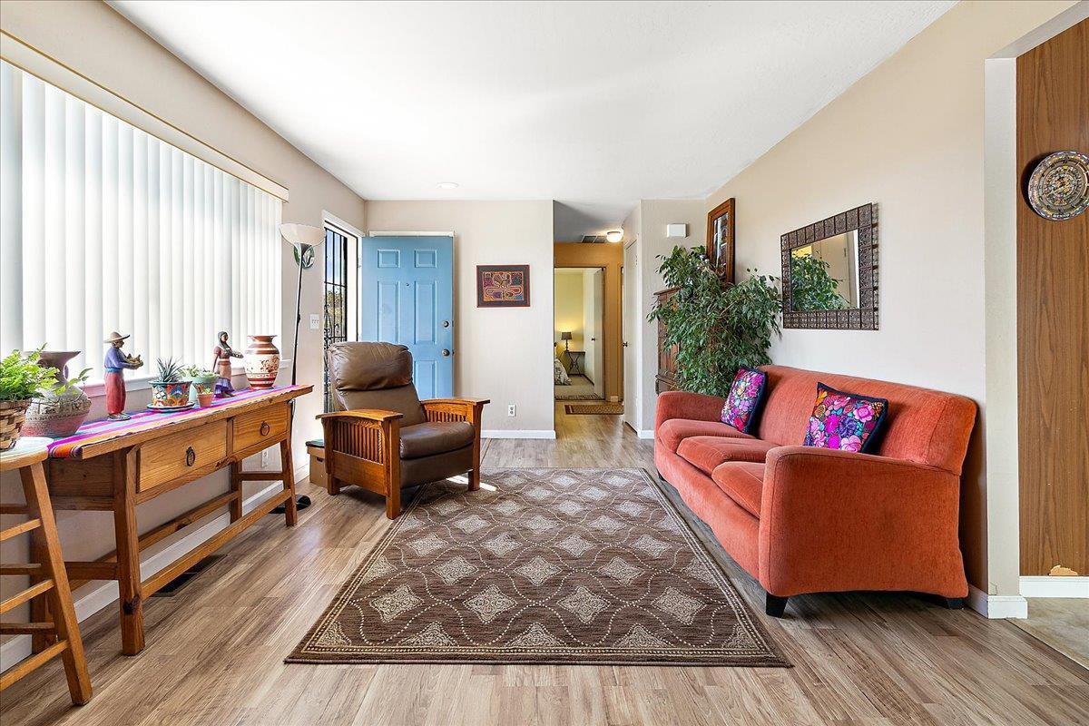 Detail Gallery Image 7 of 25 For 201 Silver Leaf Dr a,  Watsonville,  CA 95076 - 2 Beds | 1/1 Baths