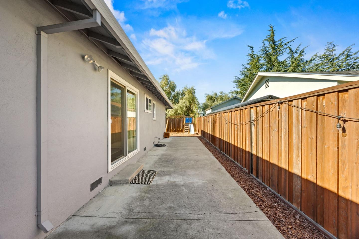 Detail Gallery Image 18 of 28 For 31355 Hugh Way, Hayward,  CA 94544 - 3 Beds | 2 Baths