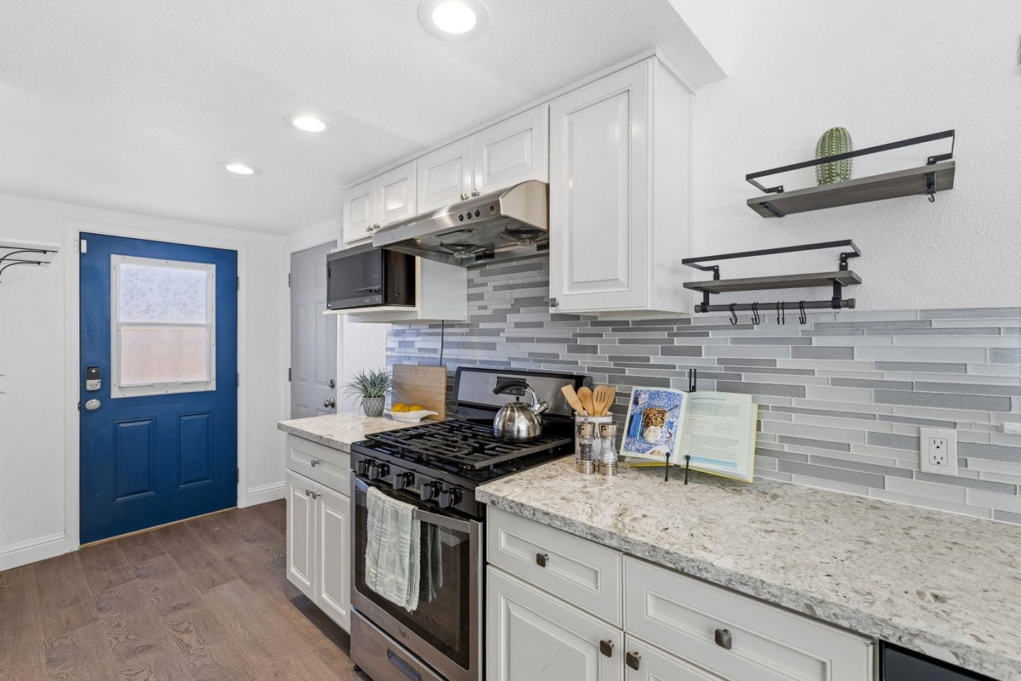 Detail Gallery Image 6 of 29 For 1491 San Juan Ave, San Jose,  CA 95110 - 3 Beds | 2 Baths