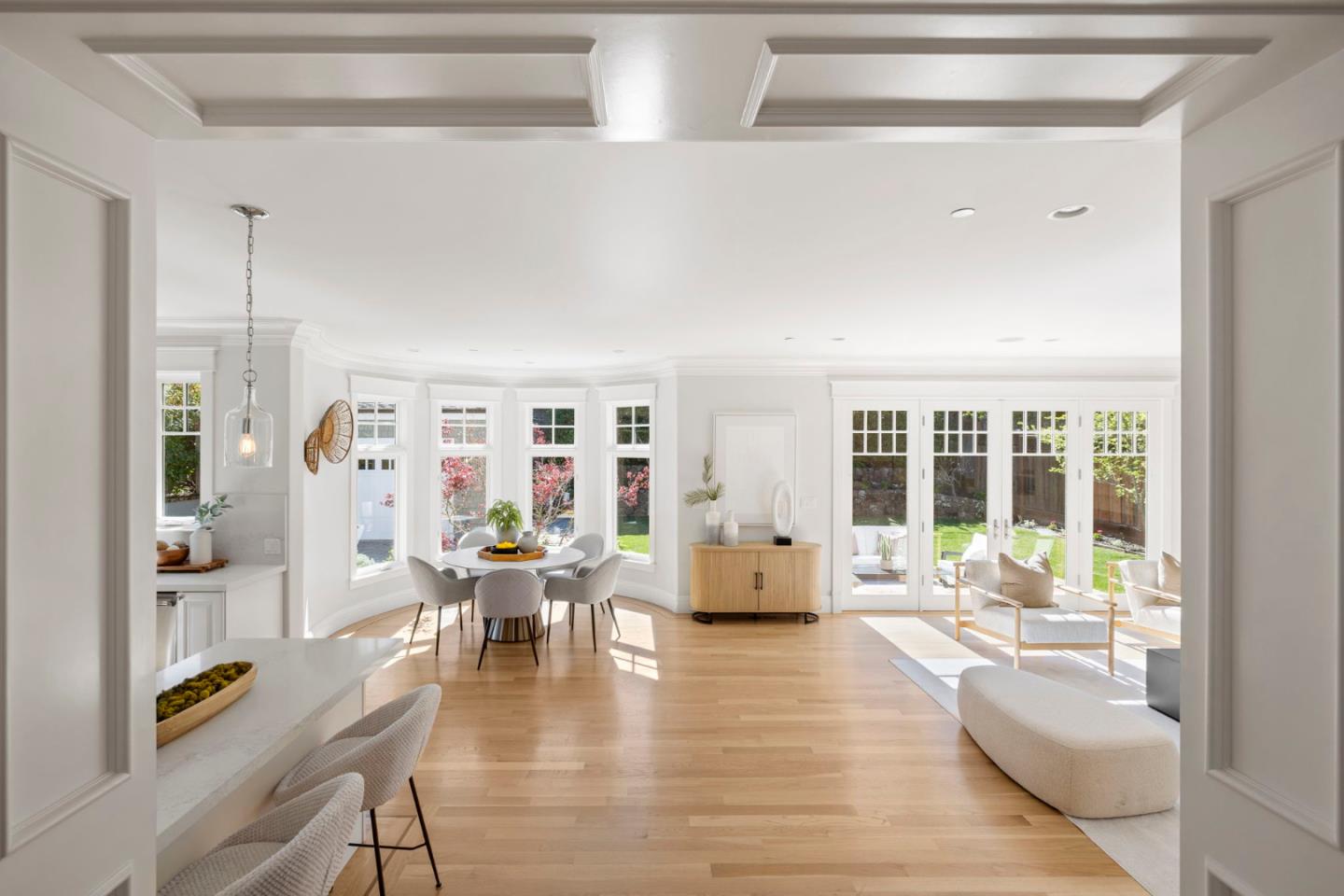 Detail Gallery Image 12 of 84 For 1425 Benito Ave, Burlingame,  CA 94010 - 5 Beds | 4/1 Baths