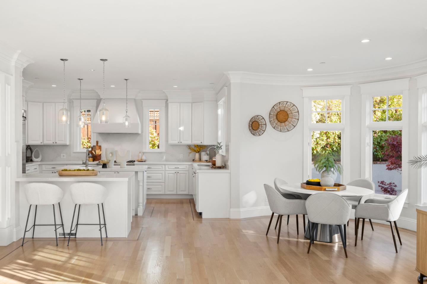 Detail Gallery Image 24 of 84 For 1425 Benito Ave, Burlingame,  CA 94010 - 5 Beds | 4/1 Baths