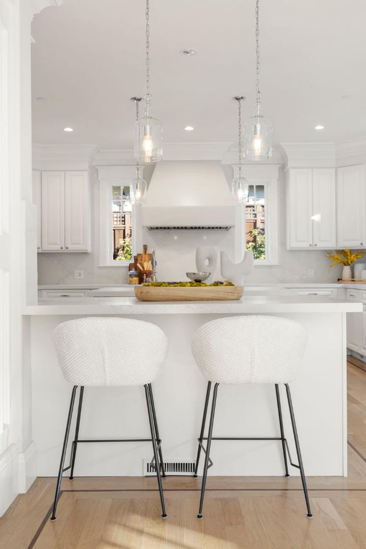 Detail Gallery Image 25 of 84 For 1425 Benito Ave, Burlingame,  CA 94010 - 5 Beds | 4/1 Baths