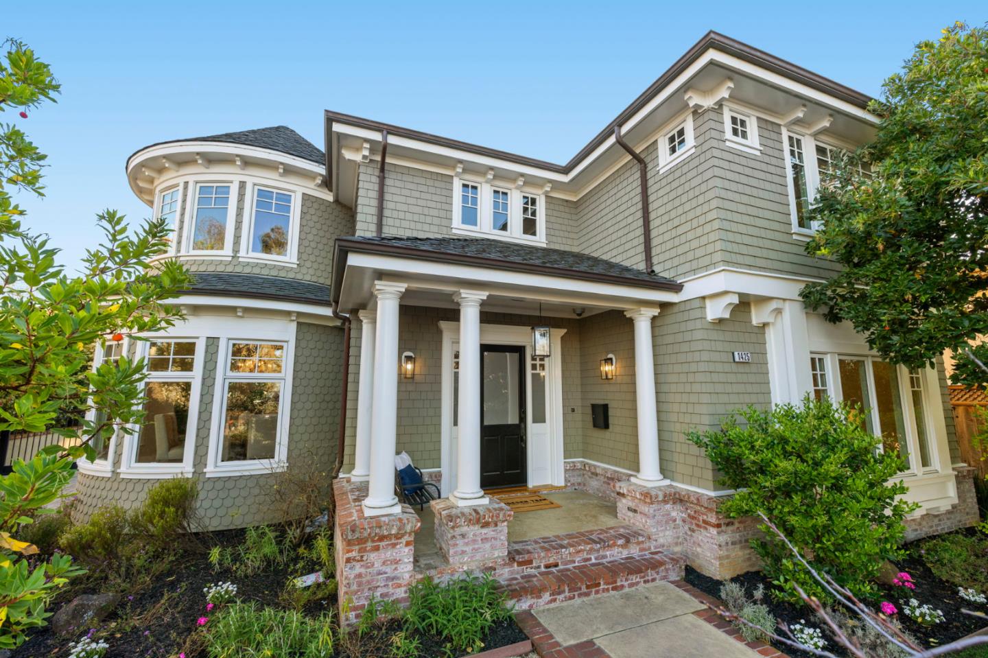 Detail Gallery Image 3 of 84 For 1425 Benito Ave, Burlingame,  CA 94010 - 5 Beds | 4/1 Baths