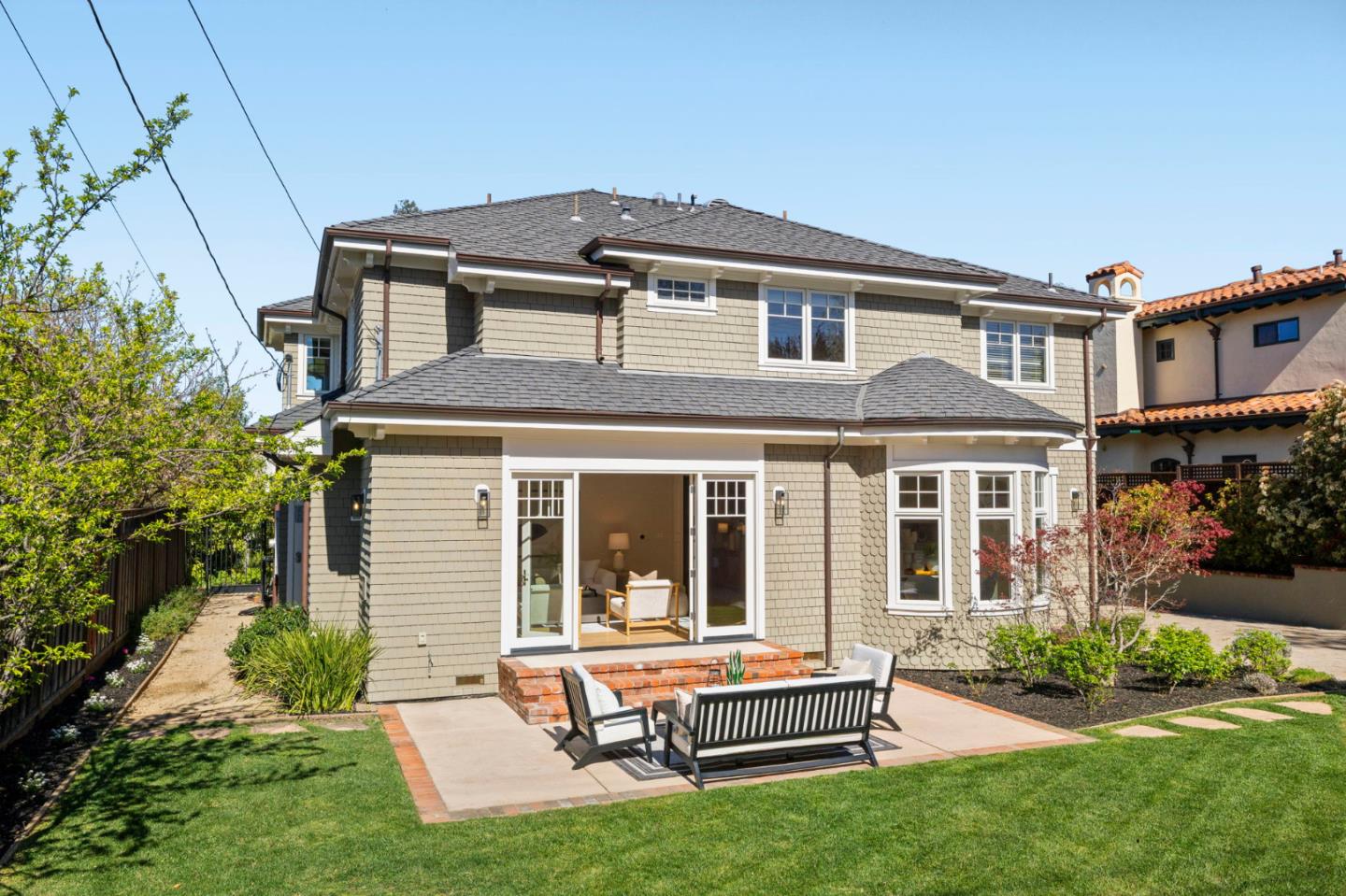 Detail Gallery Image 67 of 84 For 1425 Benito Ave, Burlingame,  CA 94010 - 5 Beds | 4/1 Baths