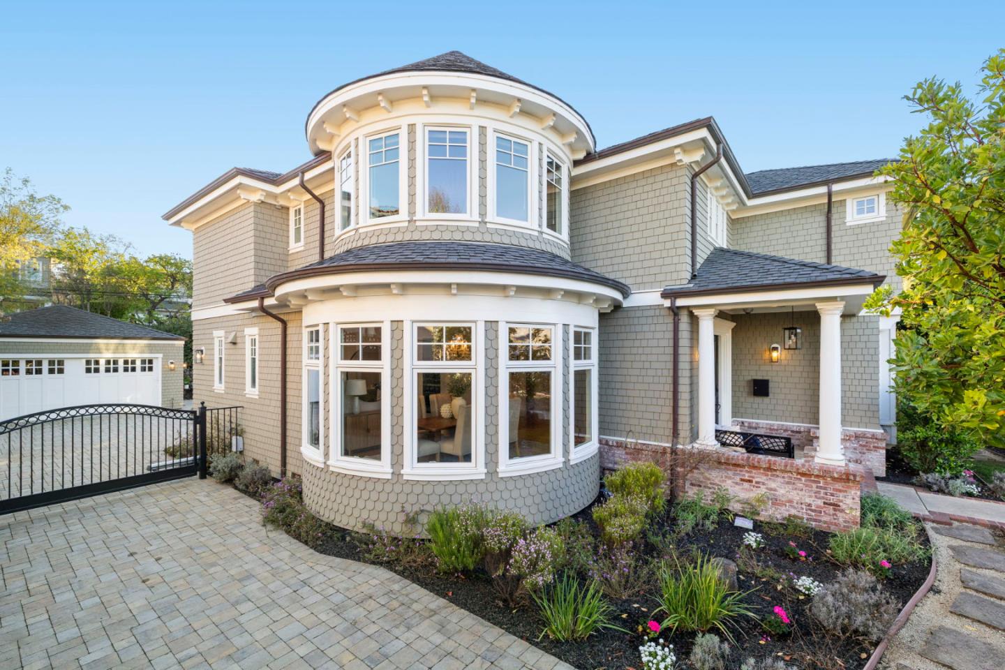 Detail Gallery Image 71 of 84 For 1425 Benito Ave, Burlingame,  CA 94010 - 5 Beds | 4/1 Baths