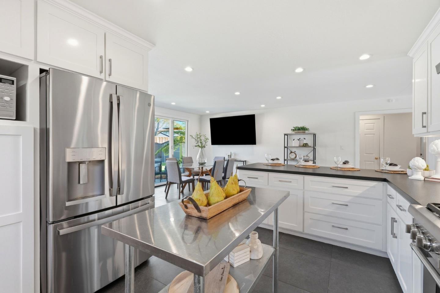 Detail Gallery Image 11 of 57 For 1523 Shaw Dr, San Jose,  CA 95118 - 4 Beds | 2/1 Baths