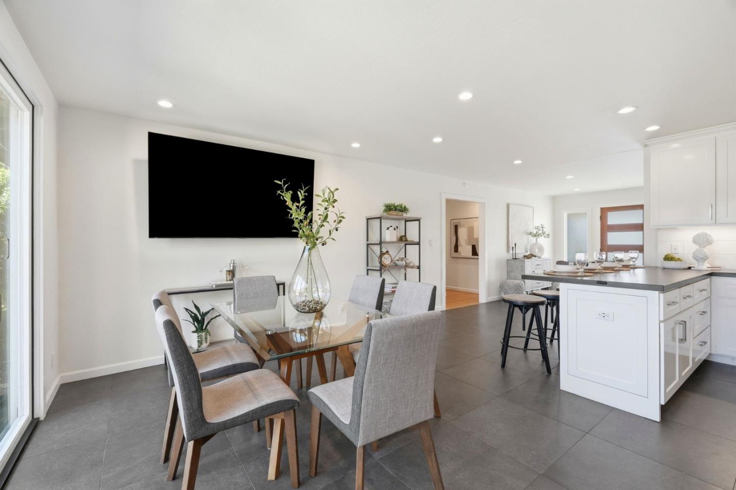 Detail Gallery Image 13 of 57 For 1523 Shaw Dr, San Jose,  CA 95118 - 4 Beds | 2/1 Baths