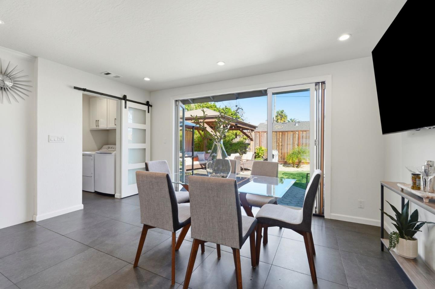 Detail Gallery Image 14 of 57 For 1523 Shaw Dr, San Jose,  CA 95118 - 4 Beds | 2/1 Baths