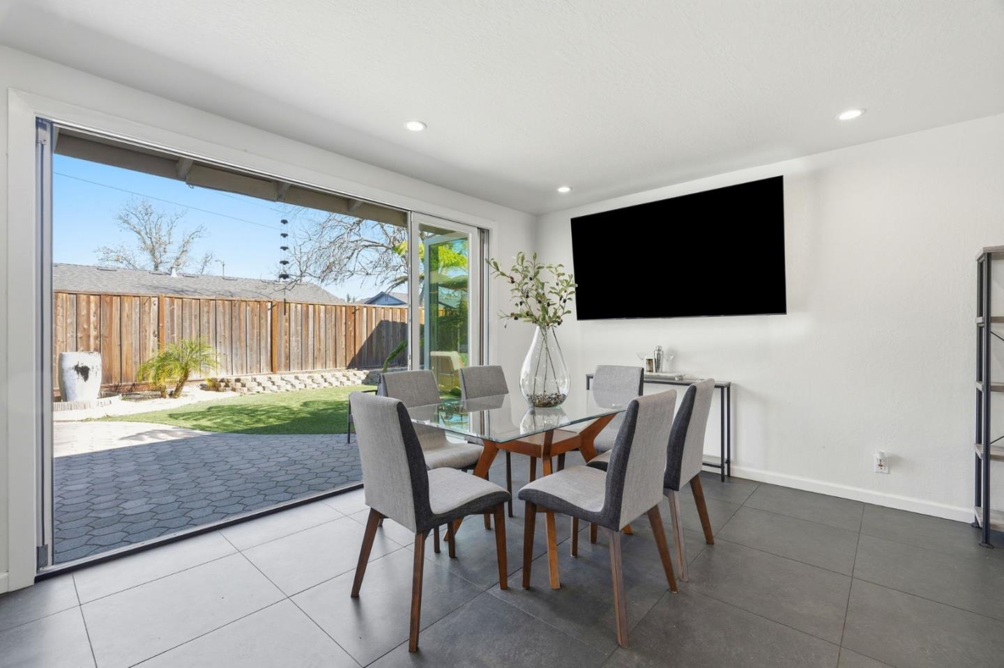 Detail Gallery Image 15 of 57 For 1523 Shaw Dr, San Jose,  CA 95118 - 4 Beds | 2/1 Baths