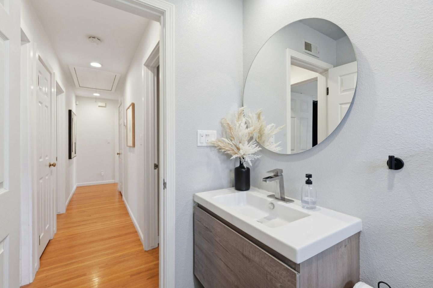 Detail Gallery Image 28 of 57 For 1523 Shaw Dr, San Jose,  CA 95118 - 4 Beds | 2/1 Baths