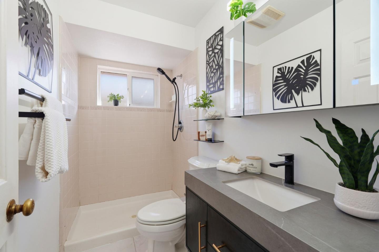 Detail Gallery Image 29 of 57 For 1523 Shaw Dr, San Jose,  CA 95118 - 4 Beds | 2/1 Baths