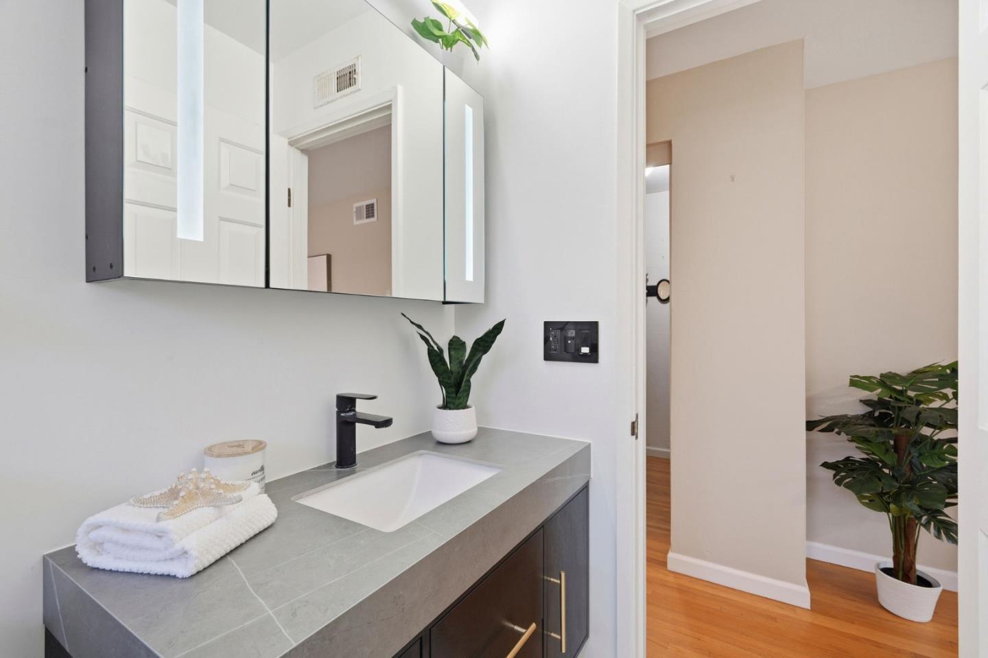 Detail Gallery Image 30 of 57 For 1523 Shaw Dr, San Jose,  CA 95118 - 4 Beds | 2/1 Baths