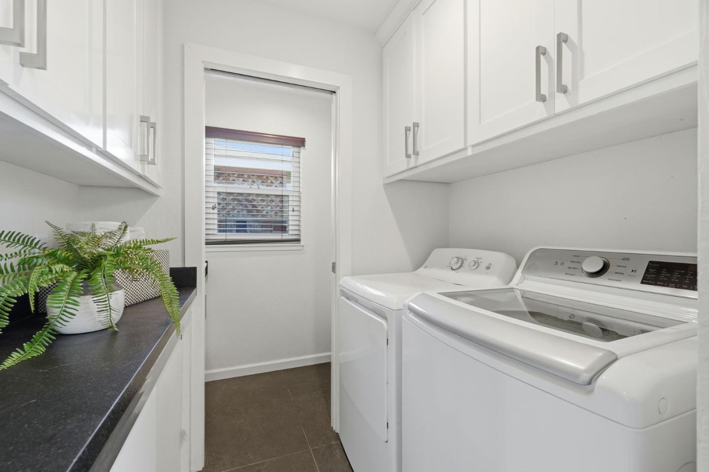 Detail Gallery Image 31 of 57 For 1523 Shaw Dr, San Jose,  CA 95118 - 4 Beds | 2/1 Baths