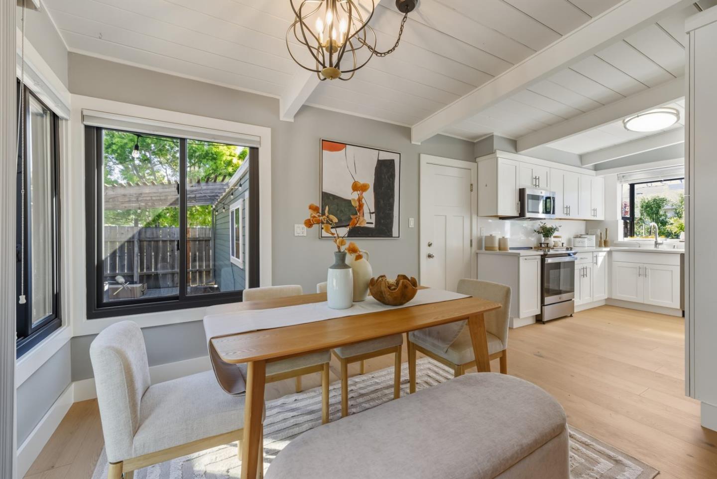 Detail Gallery Image 11 of 59 For 1761 Klamath Ave, San Mateo,  CA 94403 - 3 Beds | 2/1 Baths