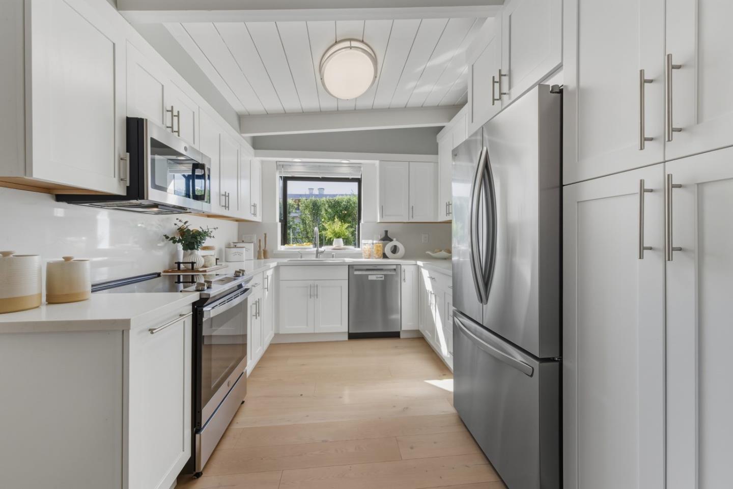 Detail Gallery Image 17 of 59 For 1761 Klamath Ave, San Mateo,  CA 94403 - 3 Beds | 2/1 Baths