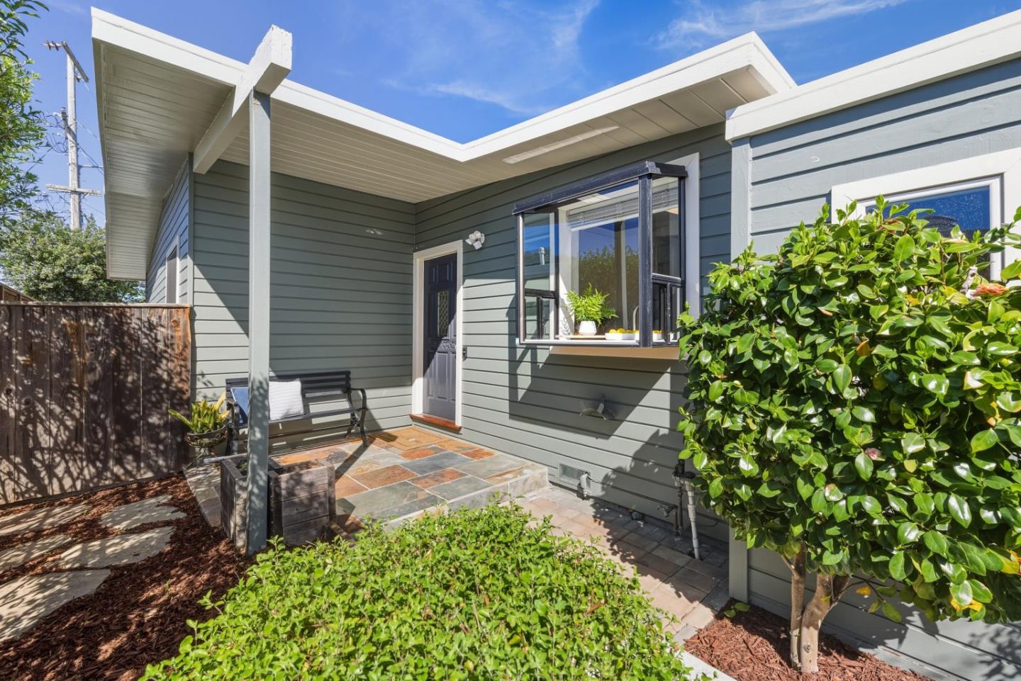 Detail Gallery Image 2 of 59 For 1761 Klamath Ave, San Mateo,  CA 94403 - 3 Beds | 2/1 Baths