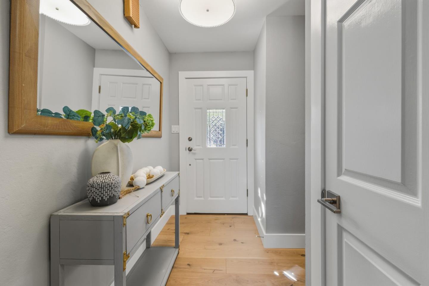 Detail Gallery Image 3 of 59 For 1761 Klamath Ave, San Mateo,  CA 94403 - 3 Beds | 2/1 Baths