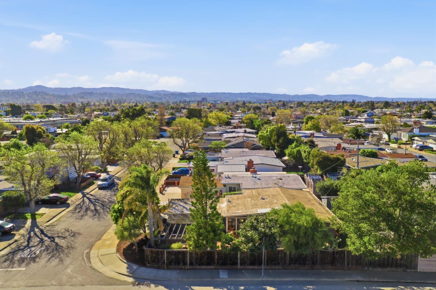 Detail Gallery Image 58 of 59 For 1761 Klamath Ave, San Mateo,  CA 94403 - 3 Beds | 2/1 Baths