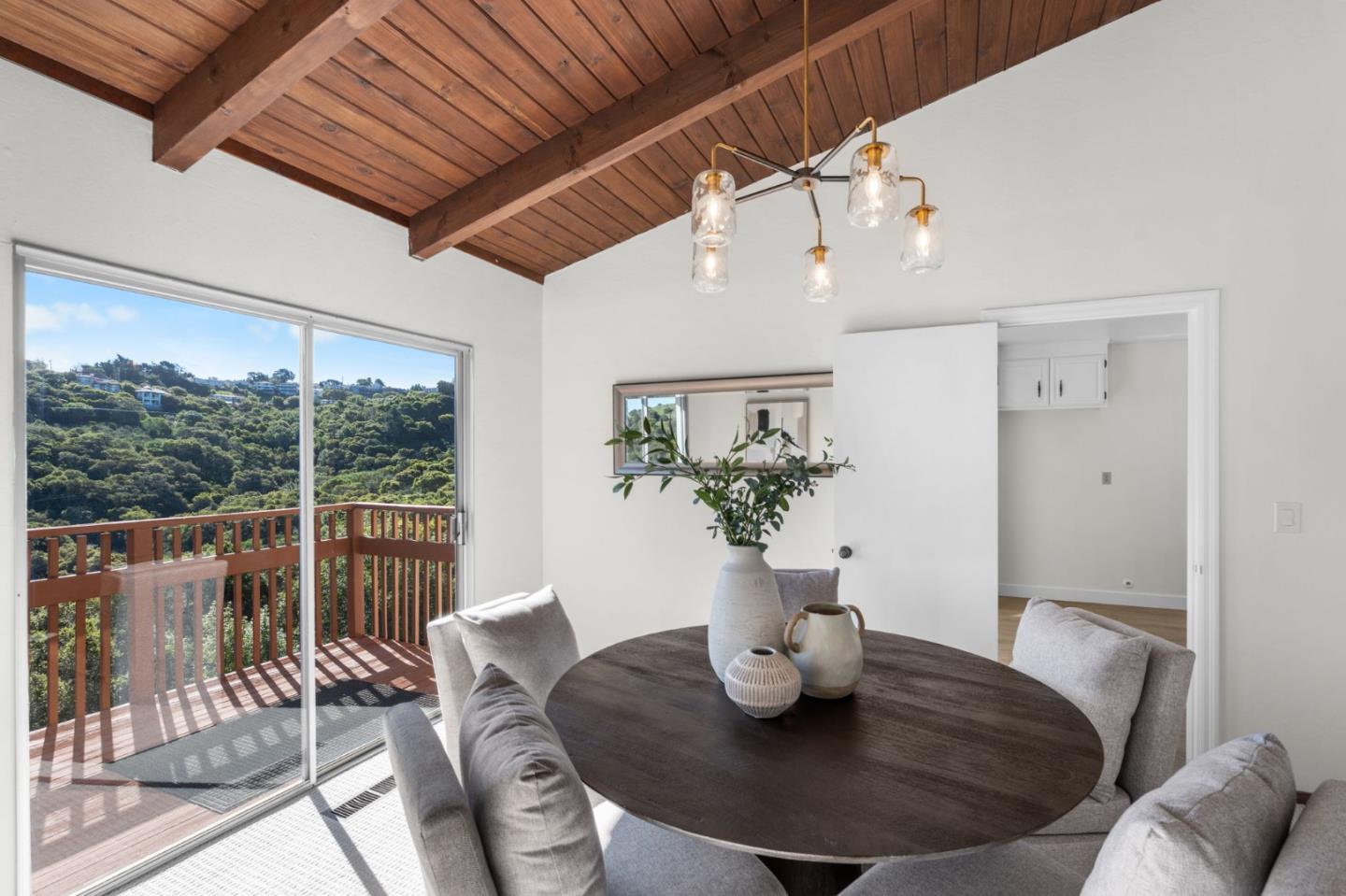 Detail Gallery Image 10 of 30 For 4112 Marsten Ave, Belmont,  CA 94002 - 4 Beds | 2/1 Baths