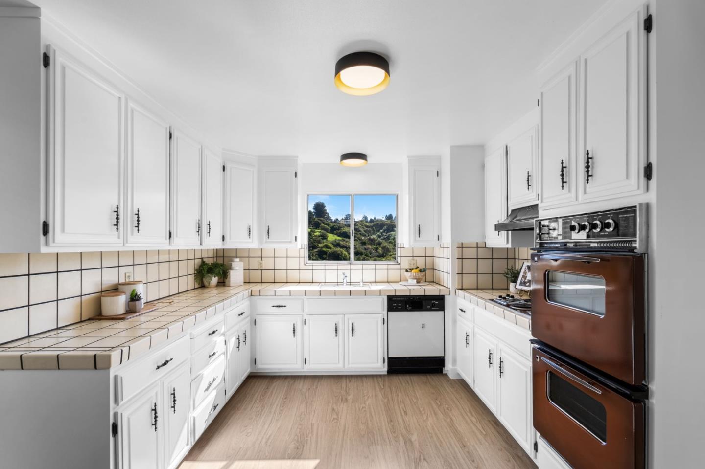 Detail Gallery Image 11 of 30 For 4112 Marsten Ave, Belmont,  CA 94002 - 4 Beds | 2/1 Baths