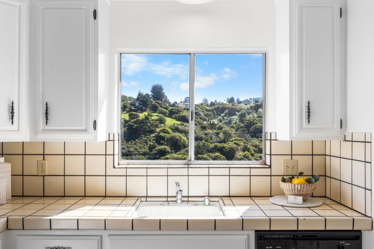 Detail Gallery Image 12 of 30 For 4112 Marsten Ave, Belmont,  CA 94002 - 4 Beds | 2/1 Baths