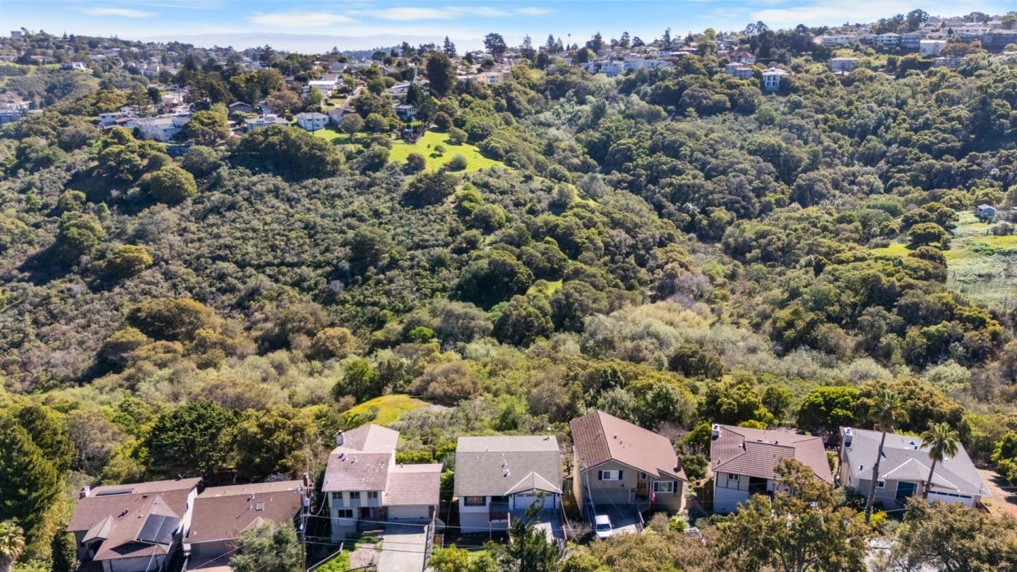 Detail Gallery Image 28 of 30 For 4112 Marsten Ave, Belmont,  CA 94002 - 4 Beds | 2/1 Baths