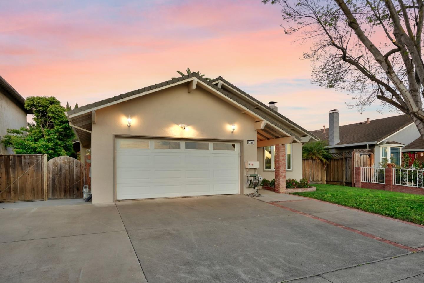 Detail Gallery Image 2 of 44 For 1396 Fallen Leaf, Milpitas,  CA 95035 - 3 Beds | 2 Baths