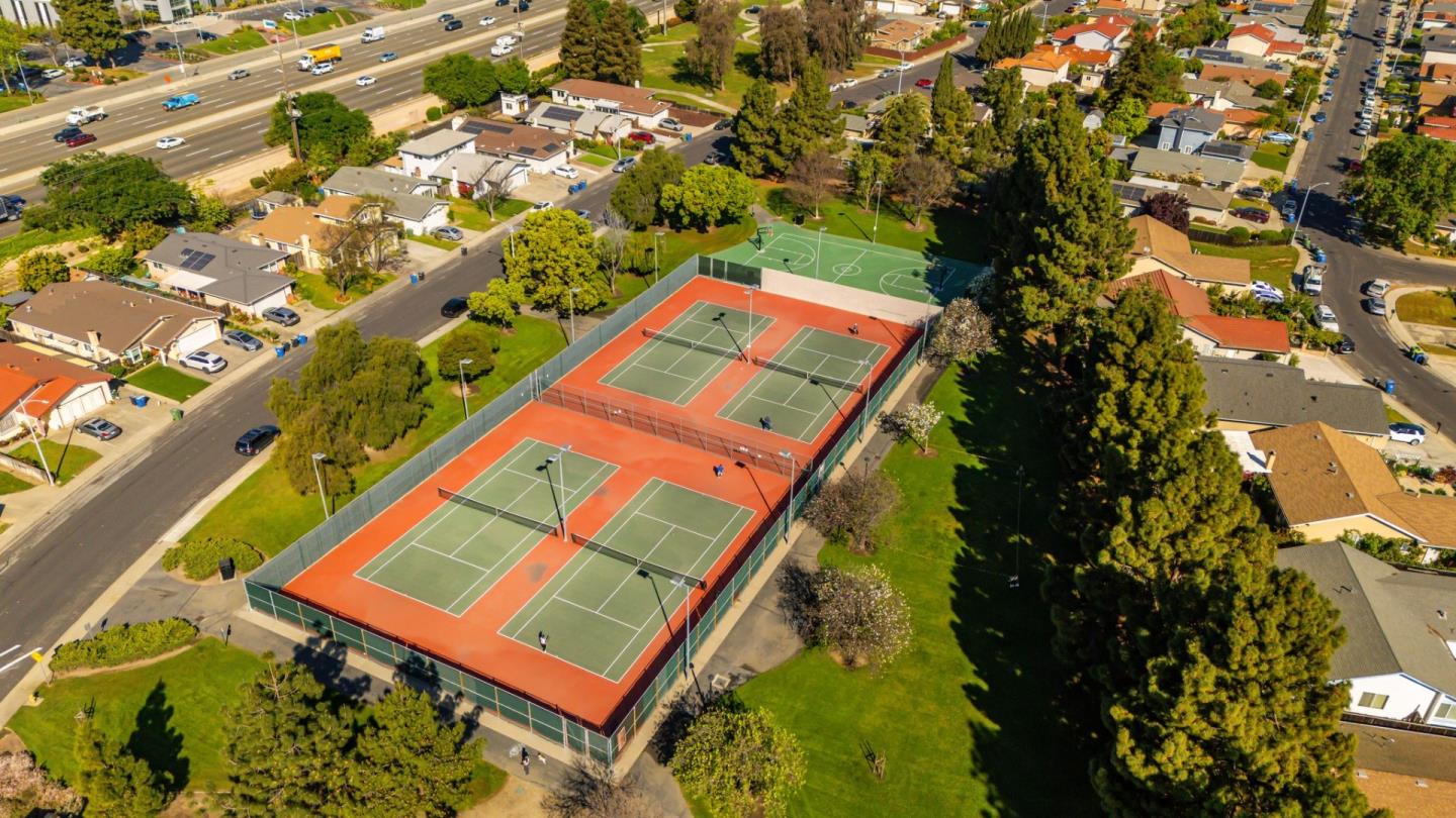 Detail Gallery Image 43 of 44 For 1396 Fallen Leaf, Milpitas,  CA 95035 - 3 Beds | 2 Baths