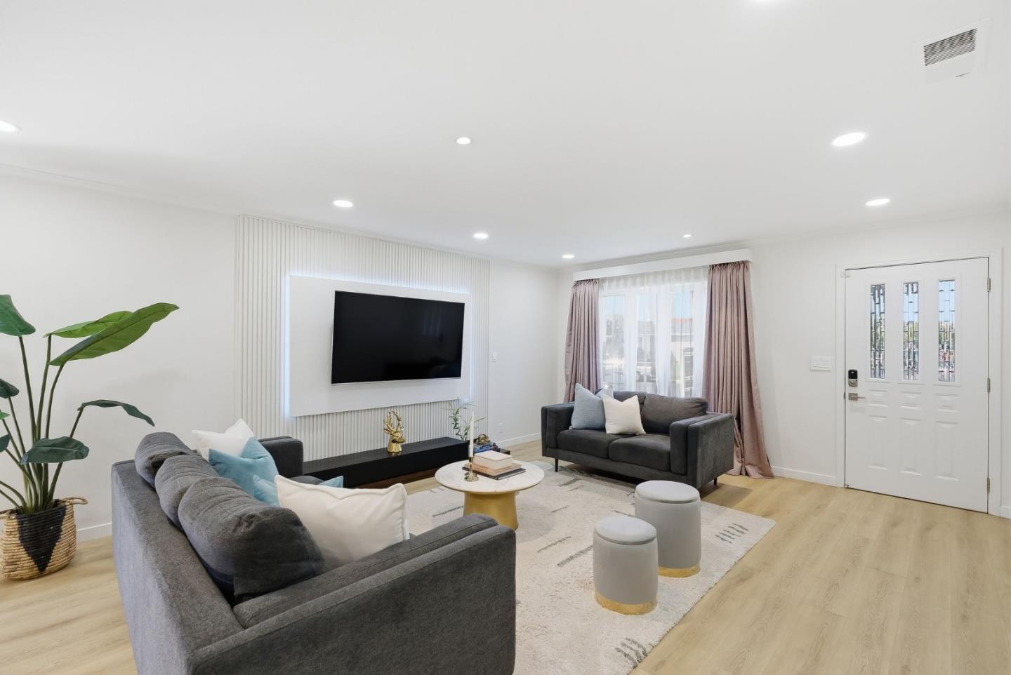 Detail Gallery Image 6 of 44 For 1396 Fallen Leaf, Milpitas,  CA 95035 - 3 Beds | 2 Baths