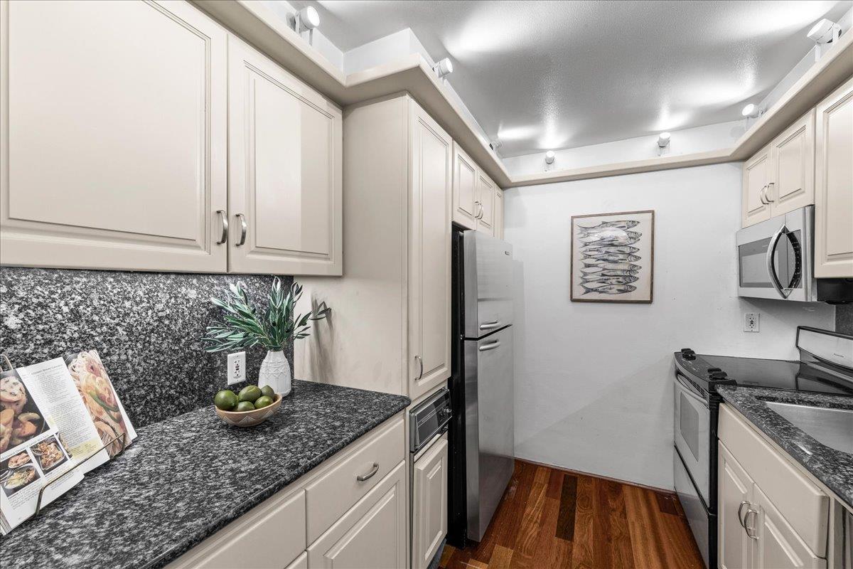 Detail Gallery Image 7 of 25 For 101 Alma St #908,  Palo Alto,  CA 94301 - 2 Beds | 2 Baths