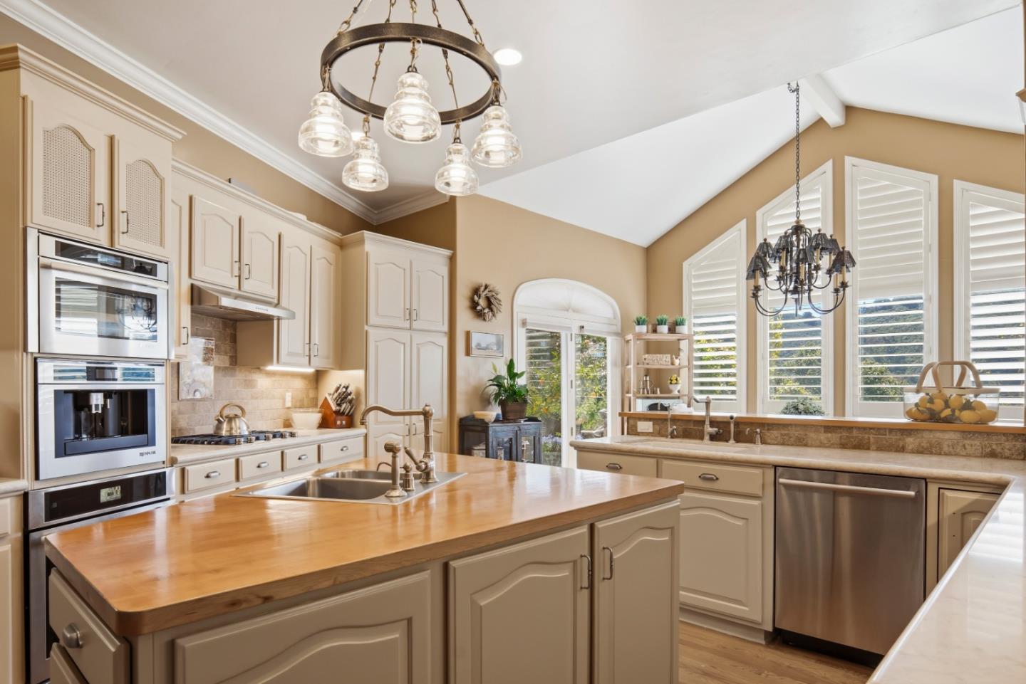 Detail Gallery Image 8 of 54 For 23830 Secretariat Ln, Monterey,  CA 93940 - 3 Beds | 2/1 Baths