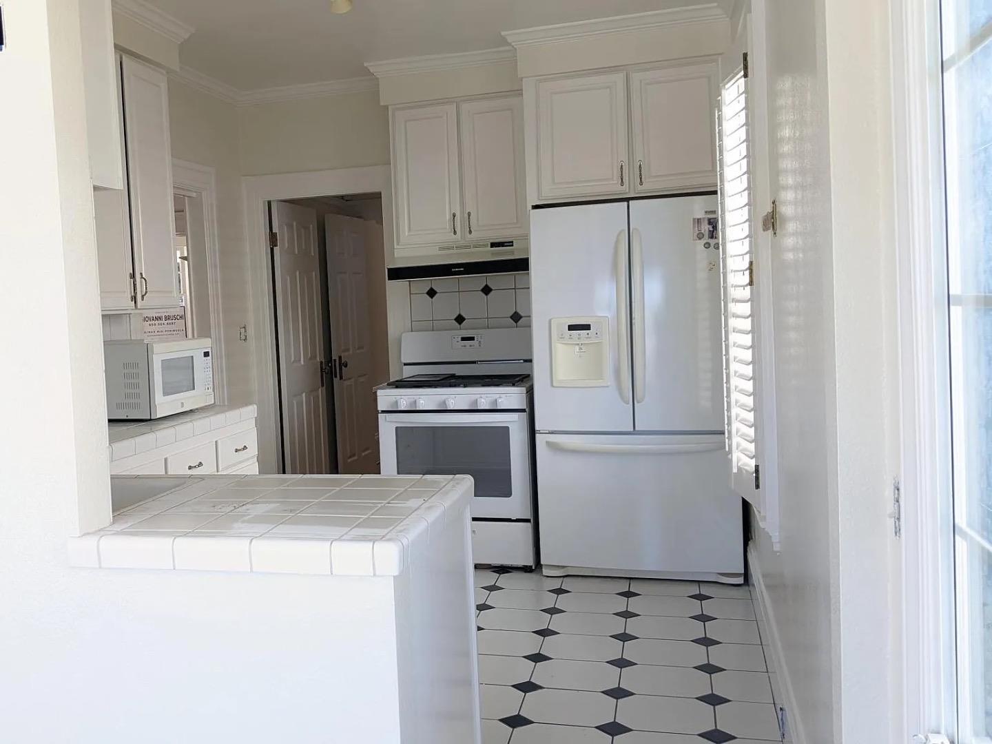 Detail Gallery Image 11 of 21 For 364 Cypress Ave, San Bruno,  CA 94066 - 3 Beds | 2 Baths