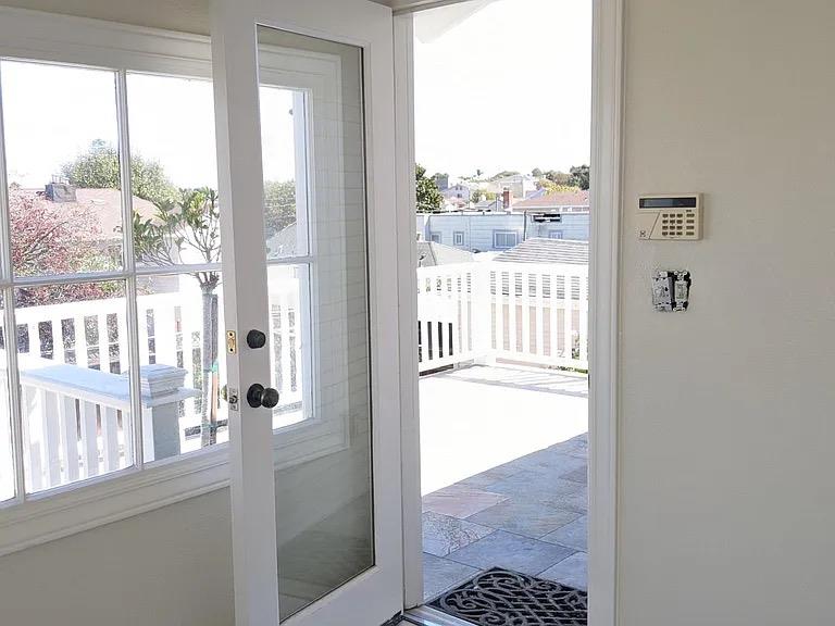 Detail Gallery Image 12 of 21 For 364 Cypress Ave, San Bruno,  CA 94066 - 3 Beds | 2 Baths