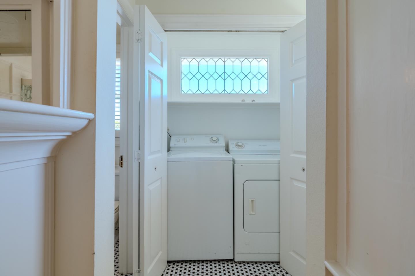 Detail Gallery Image 13 of 21 For 364 Cypress Ave, San Bruno,  CA 94066 - 3 Beds | 2 Baths