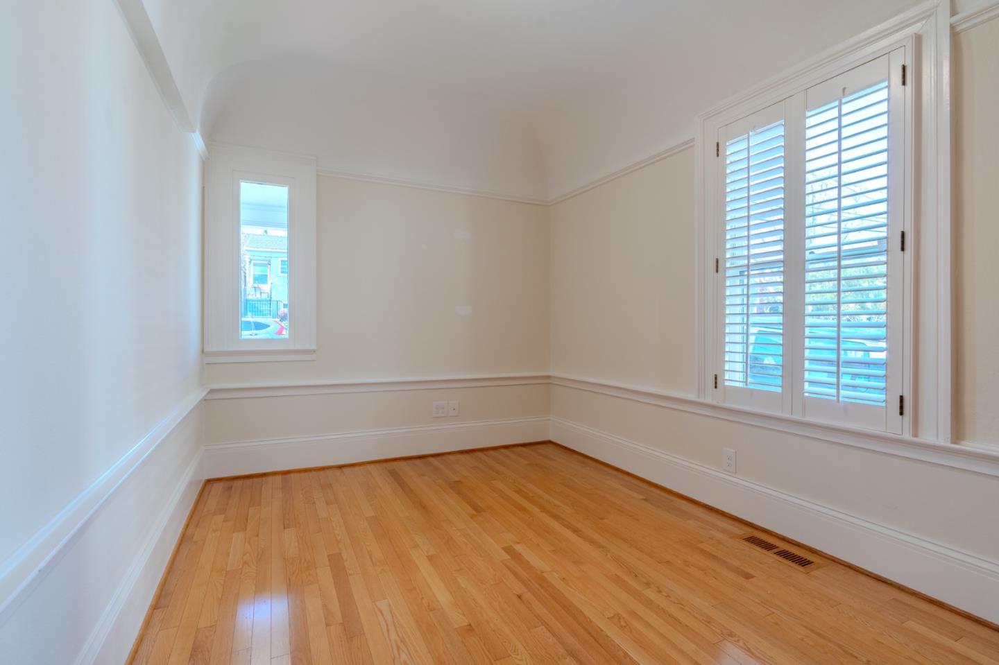 Detail Gallery Image 15 of 21 For 364 Cypress Ave, San Bruno,  CA 94066 - 3 Beds | 2 Baths