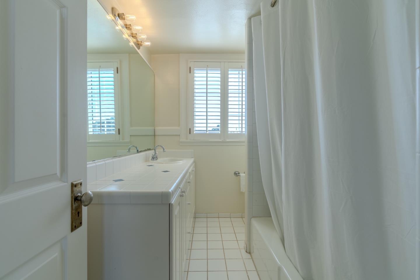 Detail Gallery Image 19 of 21 For 364 Cypress Ave, San Bruno,  CA 94066 - 3 Beds | 2 Baths