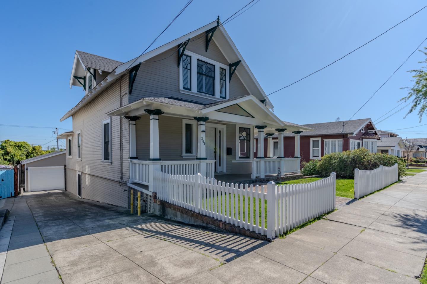 Detail Gallery Image 3 of 21 For 364 Cypress Ave, San Bruno,  CA 94066 - 3 Beds | 2 Baths