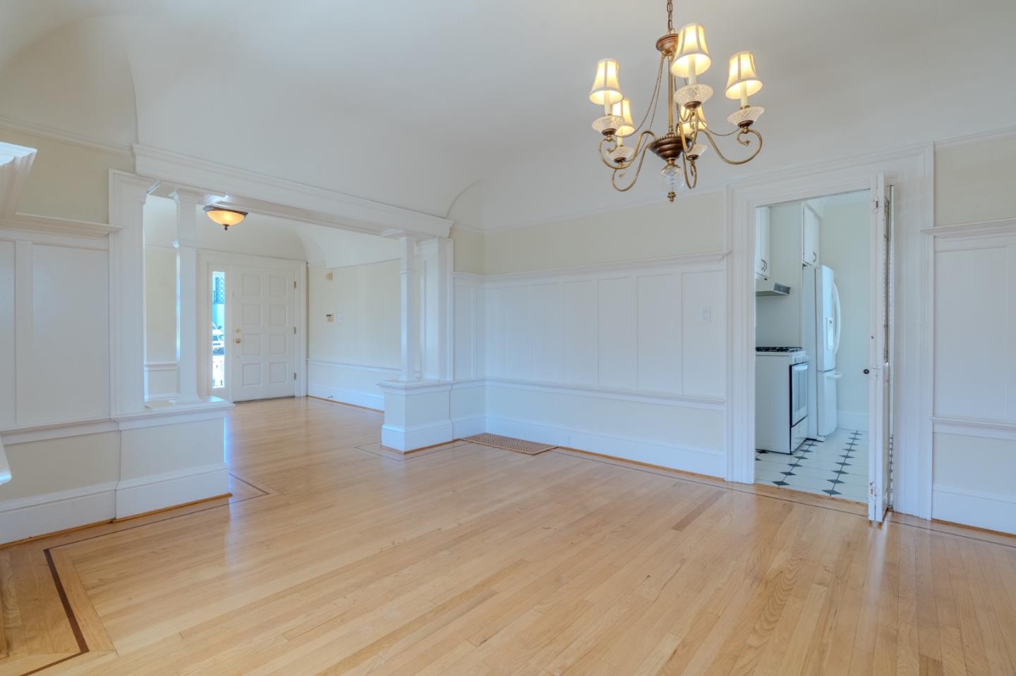 Detail Gallery Image 8 of 21 For 364 Cypress Ave, San Bruno,  CA 94066 - 3 Beds | 2 Baths