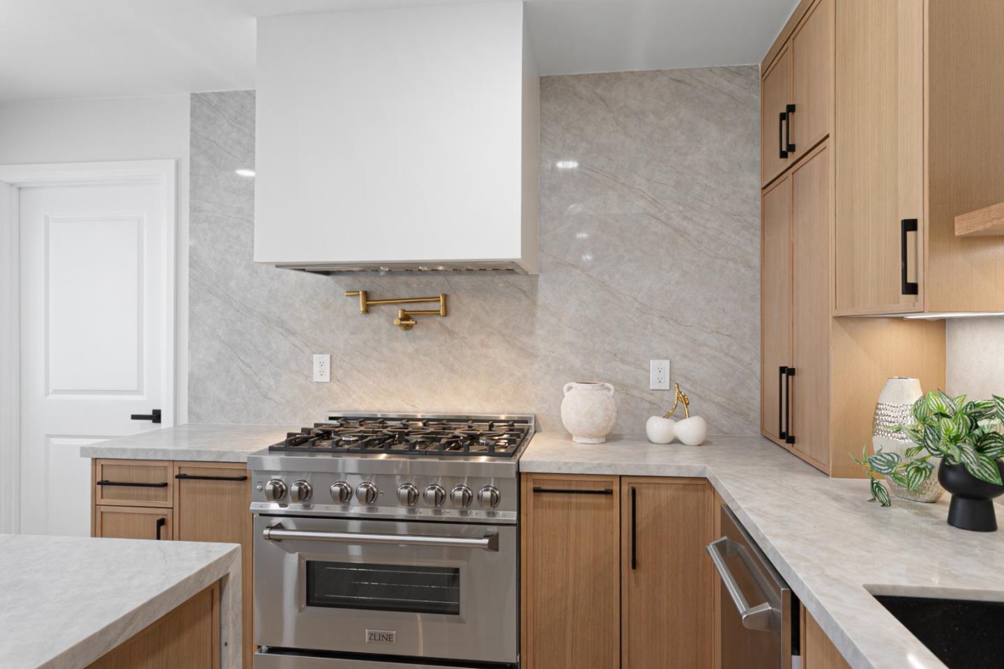 Detail Gallery Image 13 of 58 For 1172 Longfellow Ave, Campbell,  CA 95008 - 4 Beds | 3 Baths