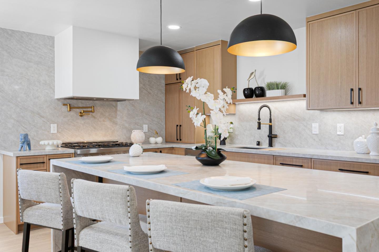 Detail Gallery Image 5 of 58 For 1172 Longfellow Ave, Campbell,  CA 95008 - 4 Beds | 3 Baths