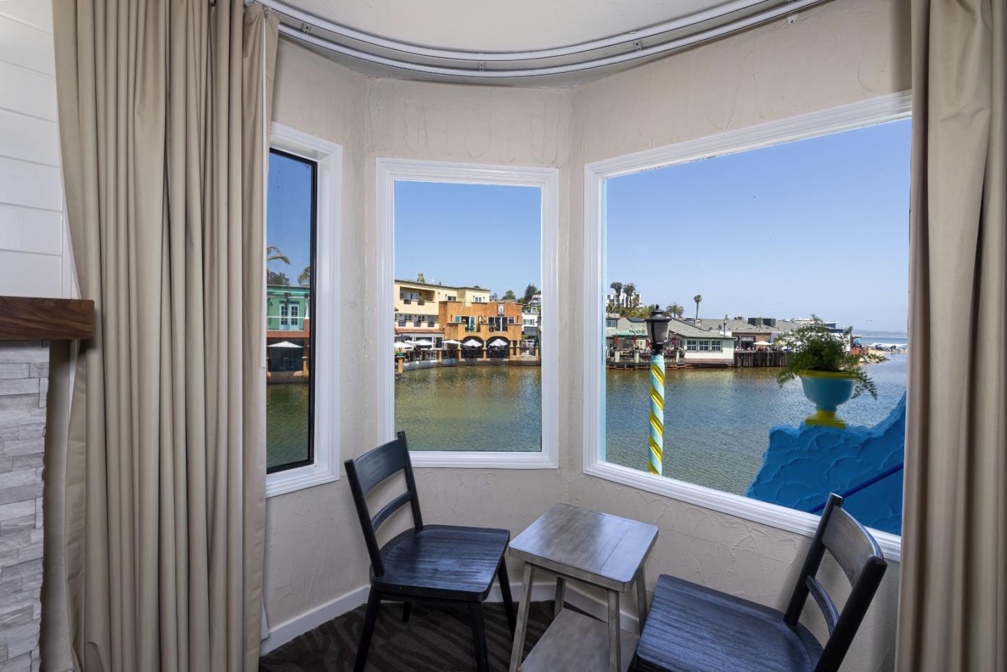 Detail Gallery Image 4 of 26 For 1500 Wharf Rd #12,  Capitola,  CA 95010 - 5 Beds | 2/1 Baths