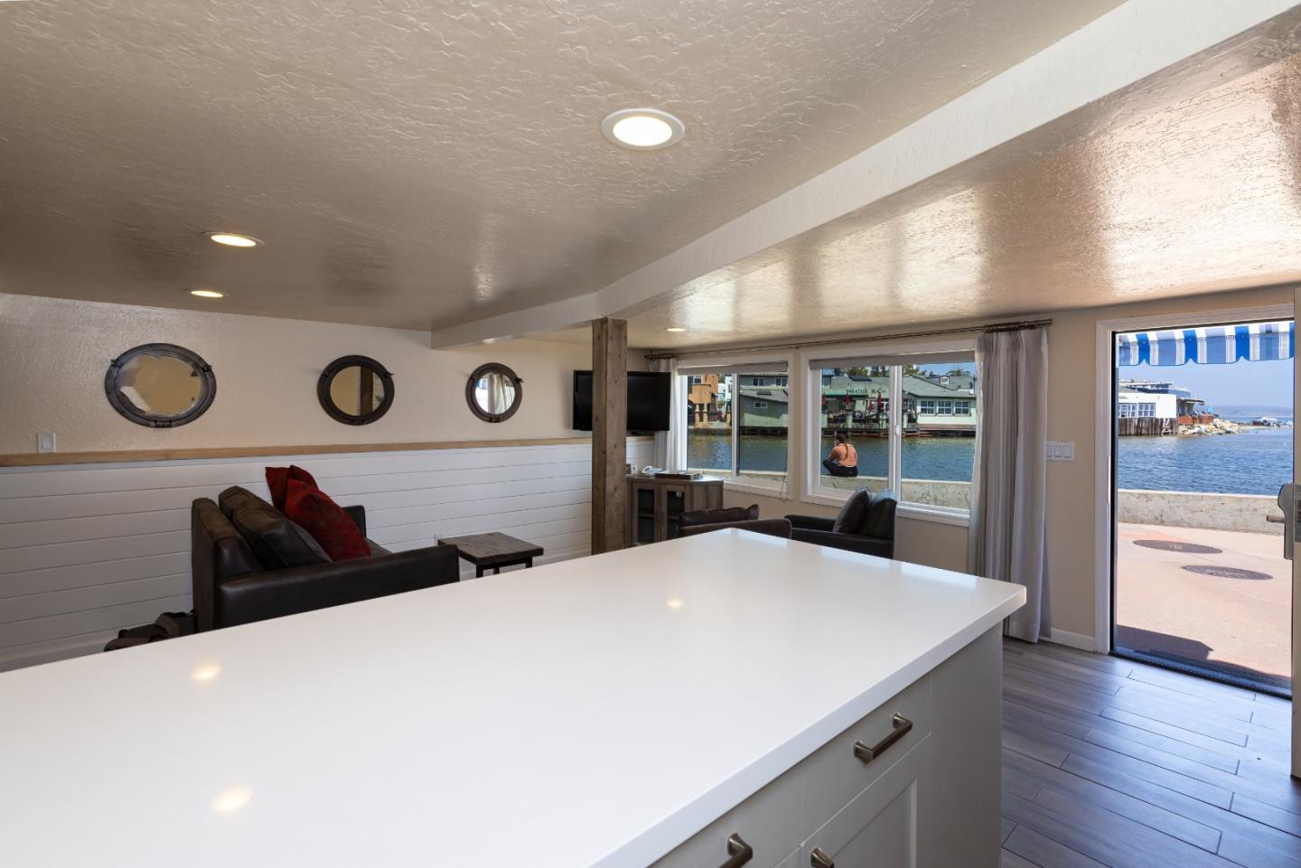 Detail Gallery Image 6 of 26 For 1500 Wharf Rd #12,  Capitola,  CA 95010 - 5 Beds | 2/1 Baths