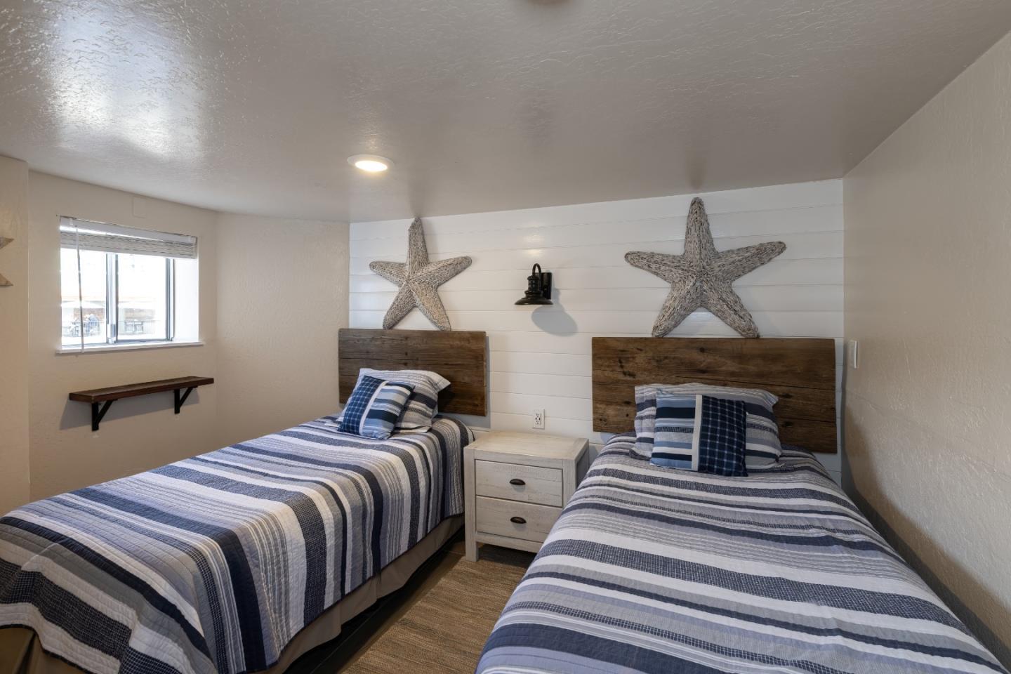 Detail Gallery Image 7 of 26 For 1500 Wharf Rd #12,  Capitola,  CA 95010 - 5 Beds | 2/1 Baths