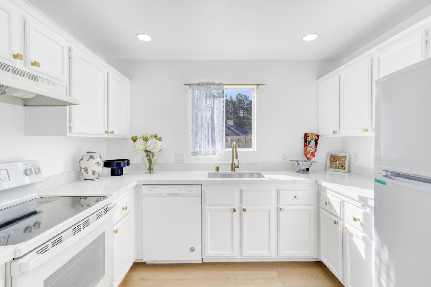 Detail Gallery Image 10 of 38 For 650 Encore Way, San Jose,  CA 95134 - 1 Beds | 1 Baths