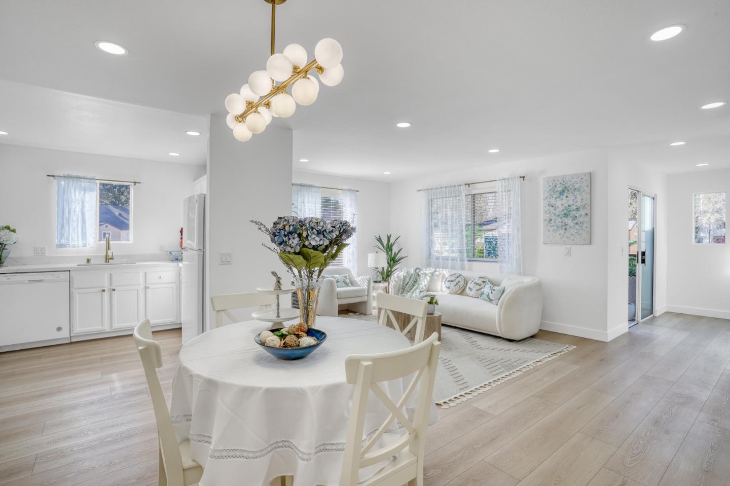 Detail Gallery Image 2 of 38 For 650 Encore Way, San Jose,  CA 95134 - 1 Beds | 1 Baths