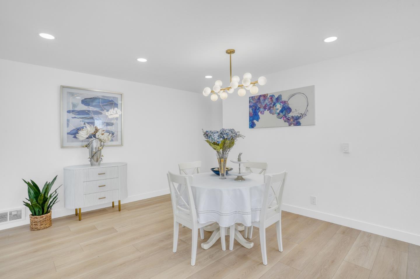 Detail Gallery Image 8 of 38 For 650 Encore Way, San Jose,  CA 95134 - 1 Beds | 1 Baths